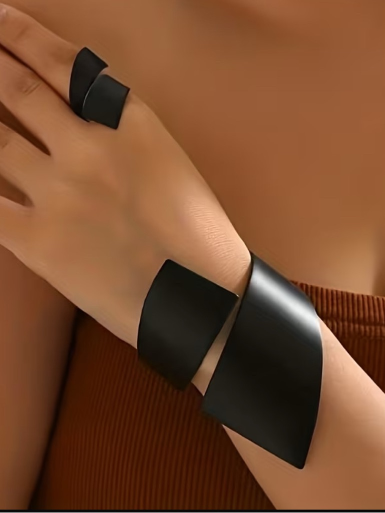 Contemporary Black Geometric Bracelet & Ring Set - Black Os